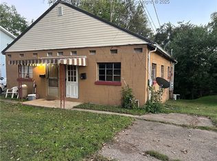 414 Ashton Ln, Ravenswood, WV 26164