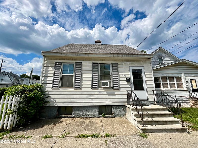 5th image of 305 2nd Avenue