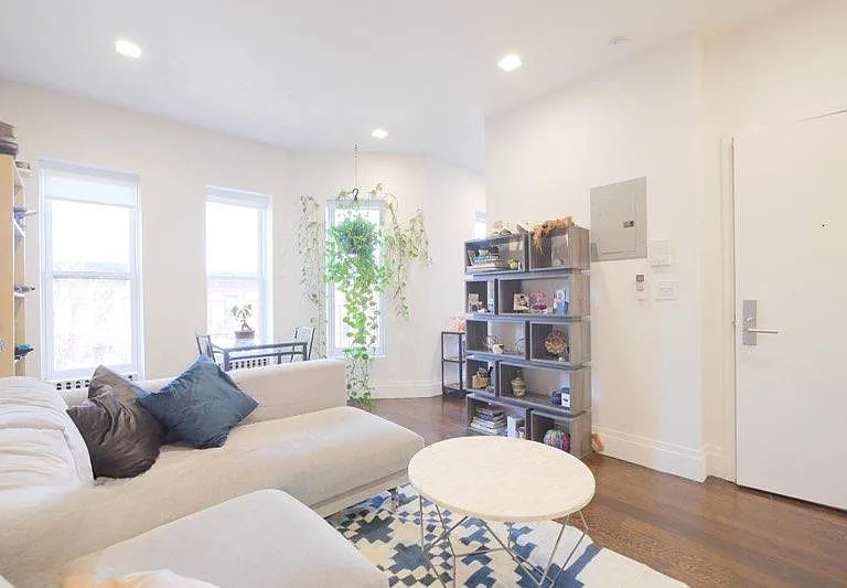 219 7th Ave #4F — Photo 4