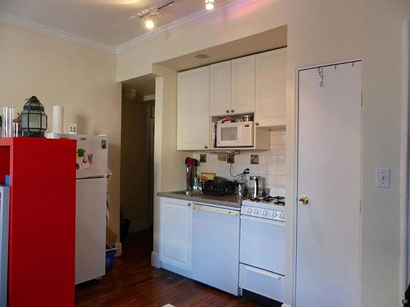 5th image of 364 W 19th St APT 1C