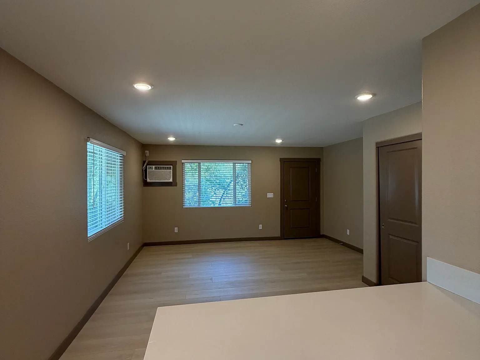 Studio, 500 sqft, $1,300 — Photo 4