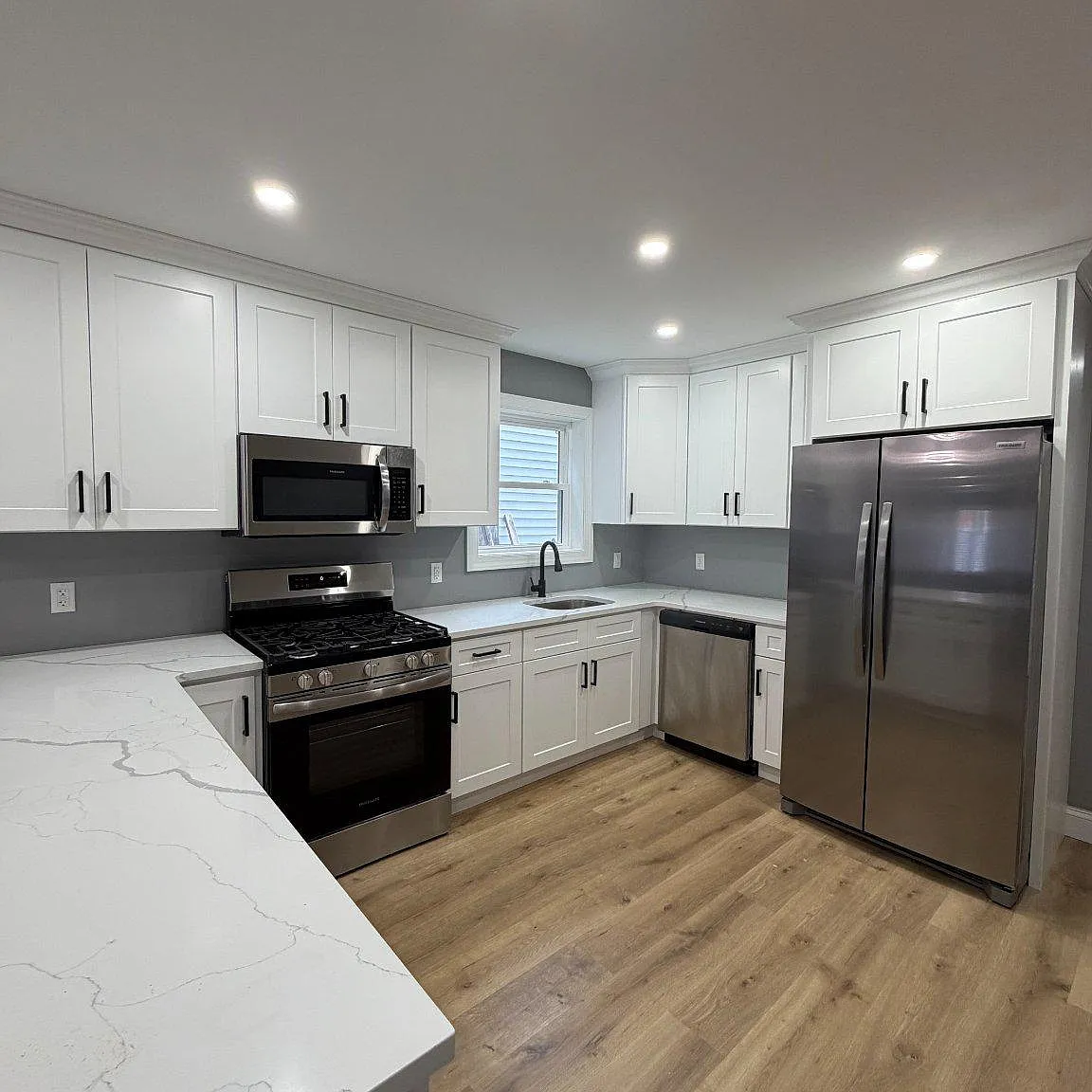 5 bed, 3.0 bath, 2500 sqft, $4,500 — Photo 4