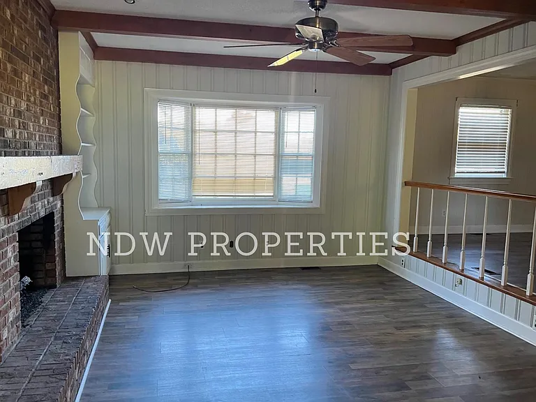 11365 E State Highway 97 — Photo 3