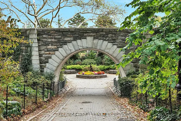 Sold by Anchor Associates | media 5