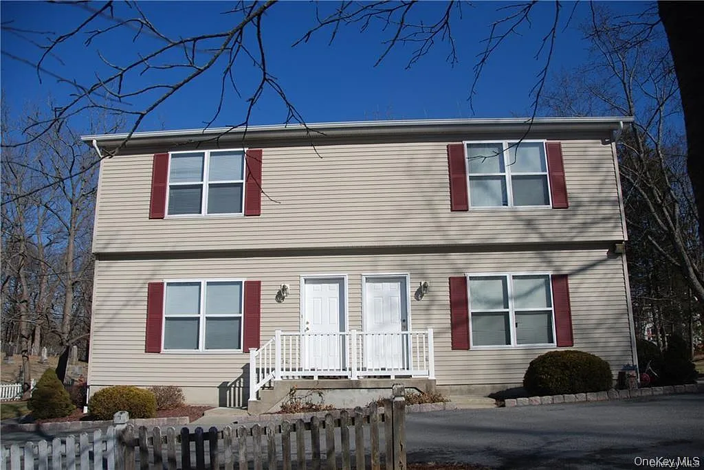 2 bed, 1.5 bath, 1080 sqft, $2,300 — Photo 2
