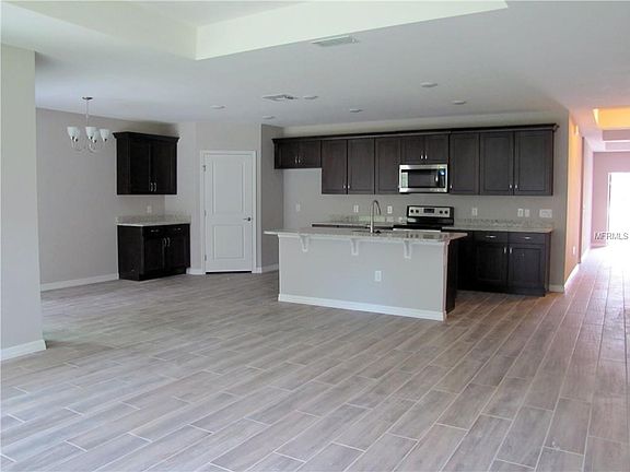 2nd image of 121 Parkhurst Ln
