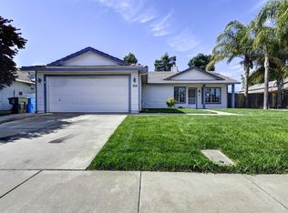 359 River Oaks Dr, Yuba City, CA