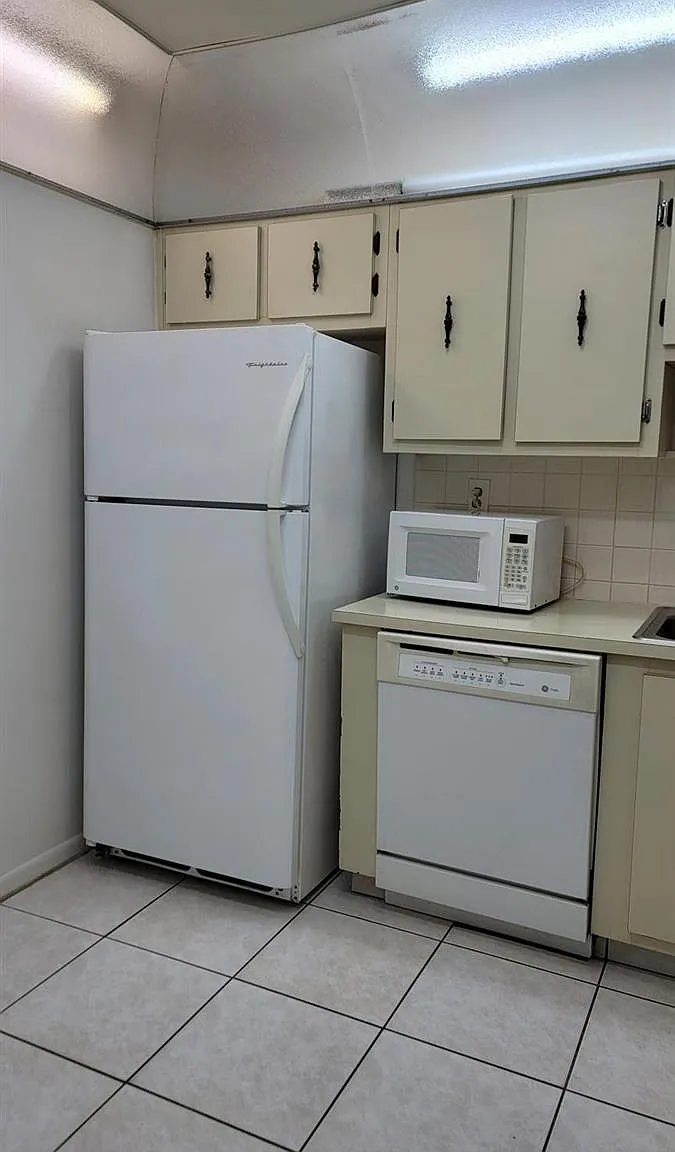 NW 9th Ave, Pompano Beach — Photo 1