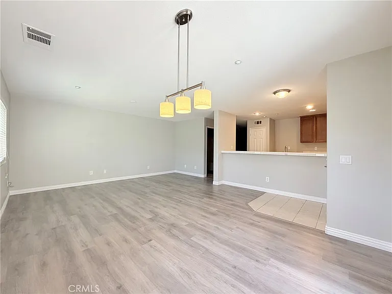 15637 Lasselle St — Photo 6