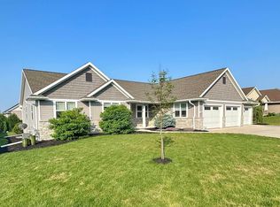 2143 Potter Dr, De Pere, WI 54115