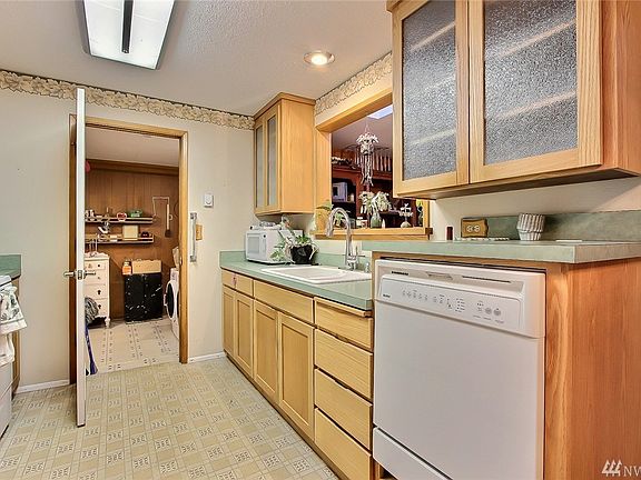 5th image of 17315 Park Ave S