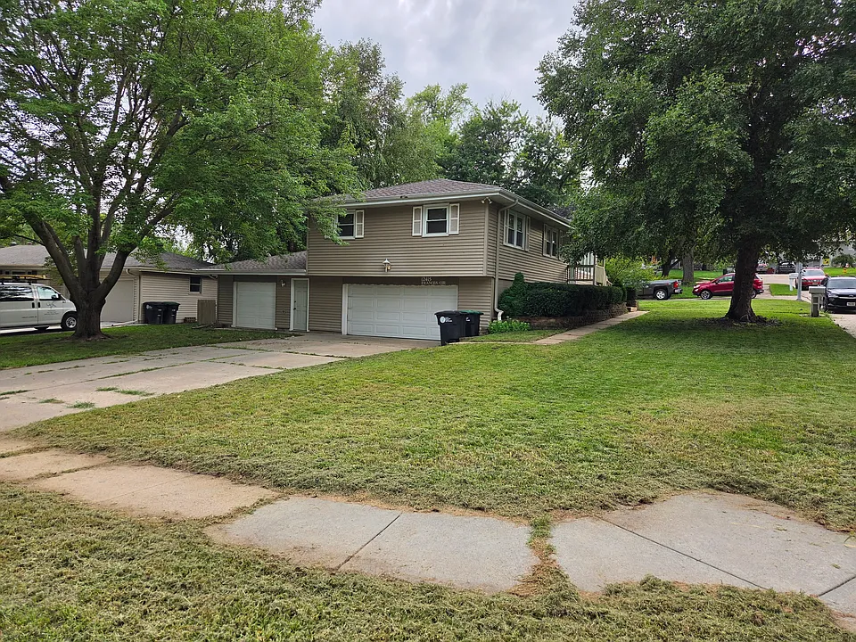 12415 Frances Cir