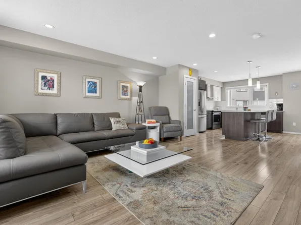 1075 Rosenthal Blvd NW #32, Edmonton, AB T5T 7G5