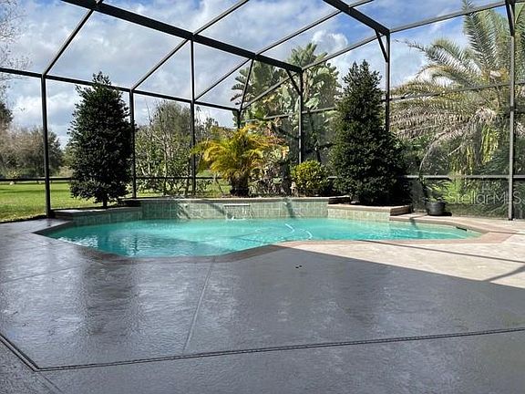 4th image of 13533 Magnolia Park Ct