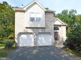 8 Hyde Ct, Lawrence Township, NJ 08648