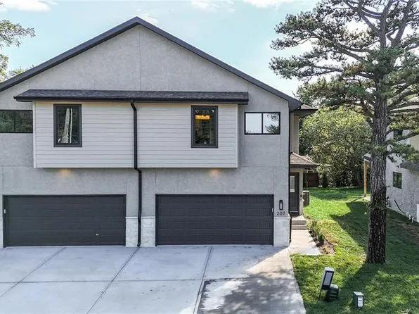 219 NW Orchard Ct, Lees Summit, MO 64063