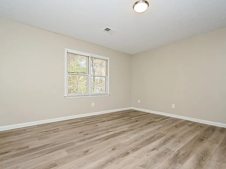 120 Tanglewood Dr — Photo 15