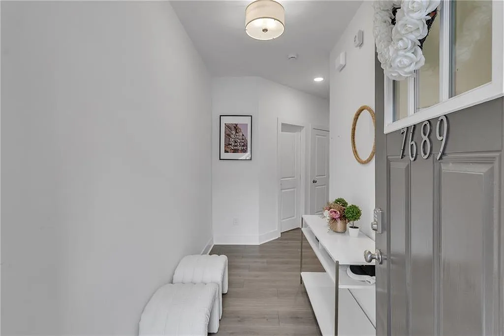 3 bed, 2.5 bath, 1911 sqft, $2,500 — Photo 3