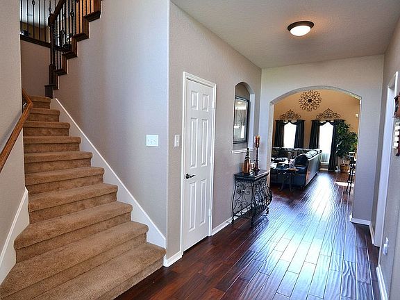 4th image of 2507 Toledo Ct