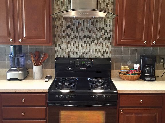 Upgraded tile backsplash