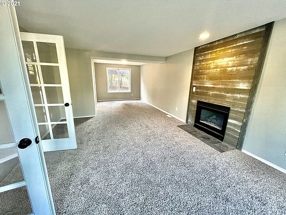 3rd image of 2602 NE 95th Ct