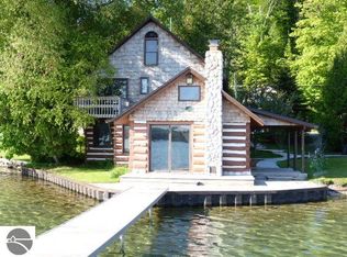 6866 Crystal Ave, Beulah, MI 49617