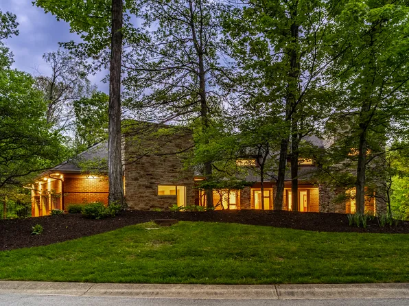 9387 Sullivan Pl, Zionsville, IN 46077