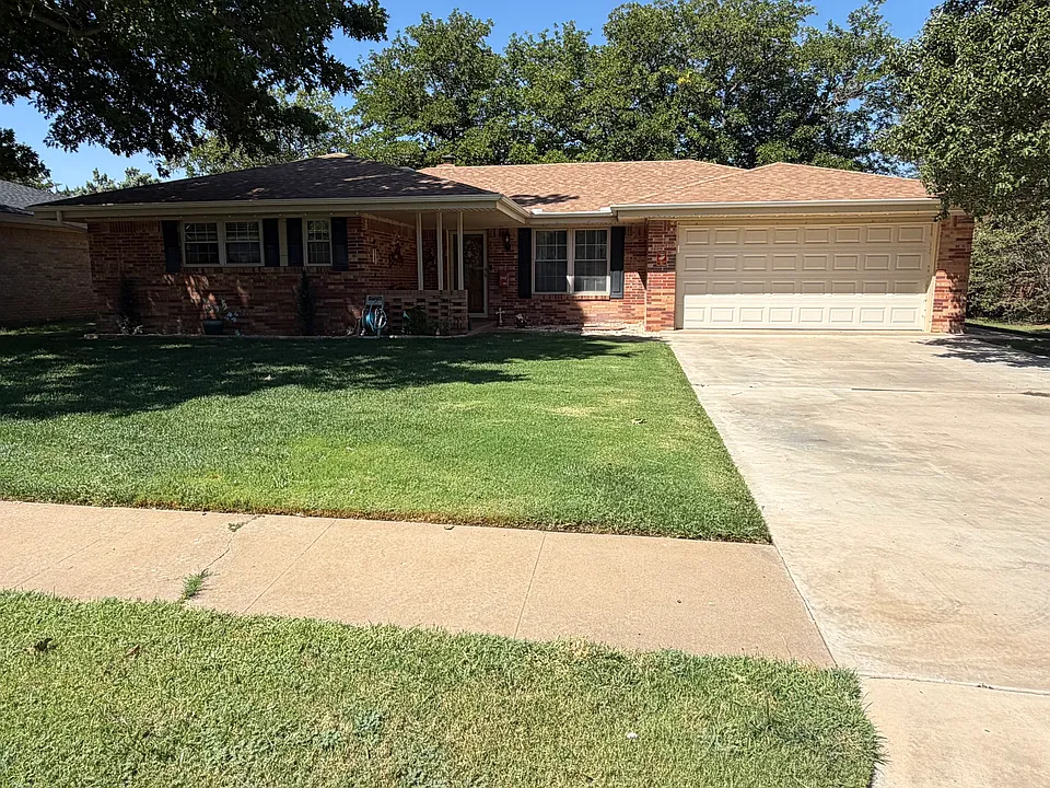 3404 Royal Rd