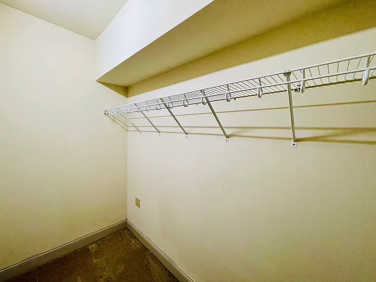 191 College St #303 — Photo 40
