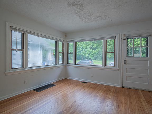 5th image of 2883 Madison Ave