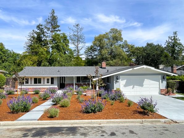 15 Eastwood Dr