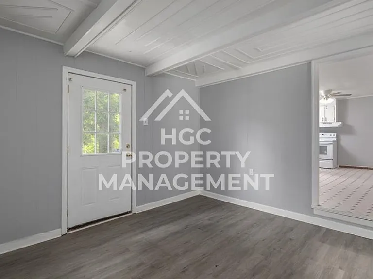 1228 Irving Ave — Photo 21