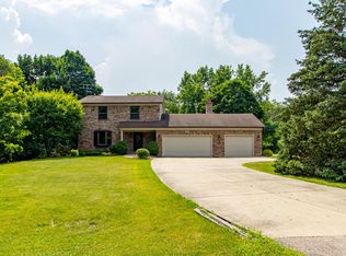 7021 N Willow Spring Rd, Long Grove, IL 60060