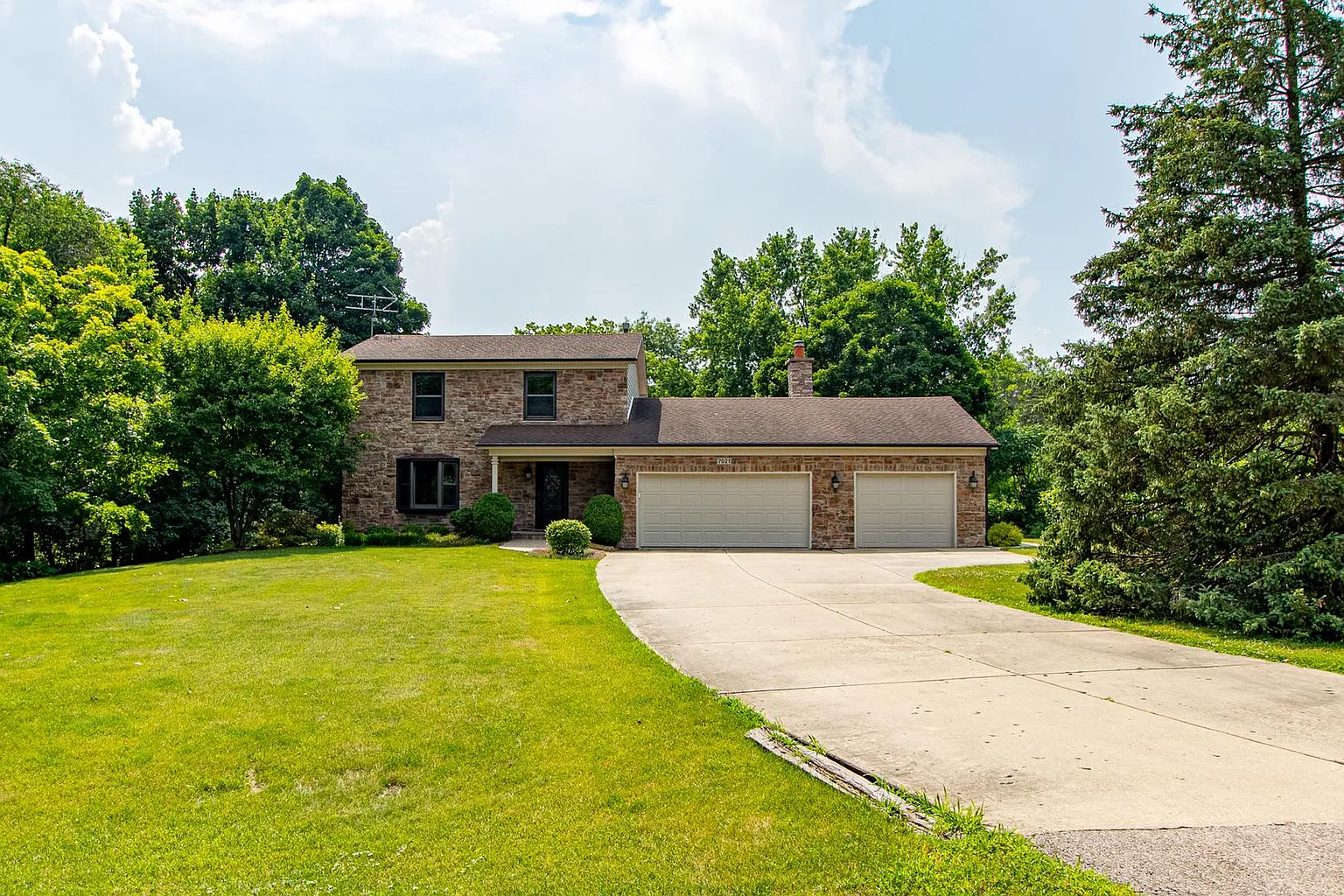 7021 N Willow Spring Rd photo 1