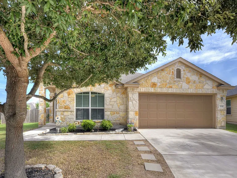 116 Encina Cv — Photo 2