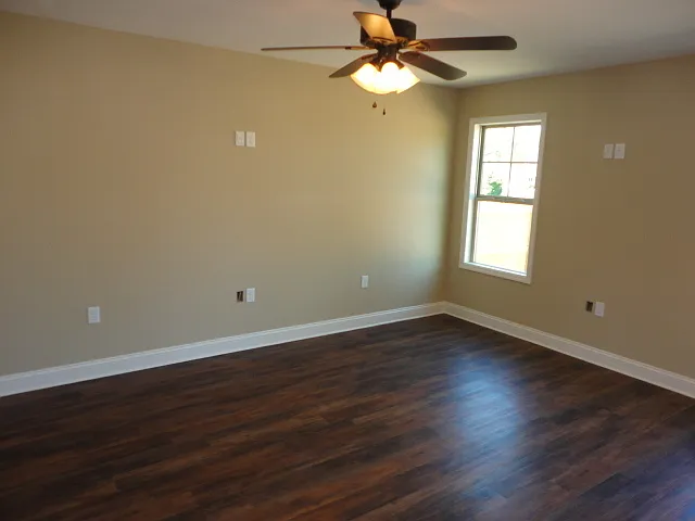Charming 3-Bedroom Home with Fenced Backyard & Community Playground — Photo 3