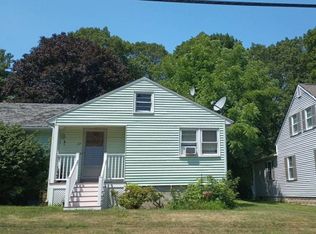 37 Woodlawn Ave, Kittery, ME 03904