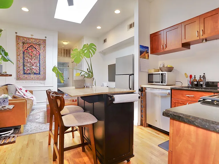 519 Monroe St #3B — Photo 2