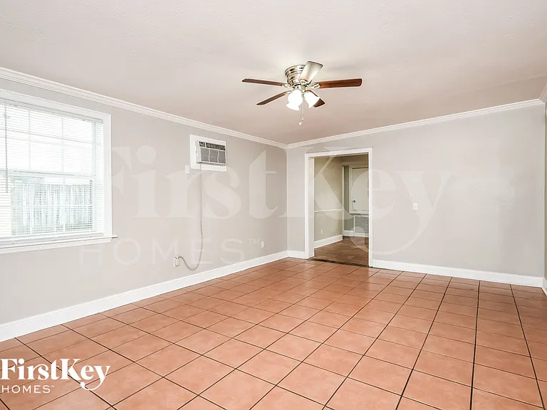 8013 Powell Dr — Photo 7