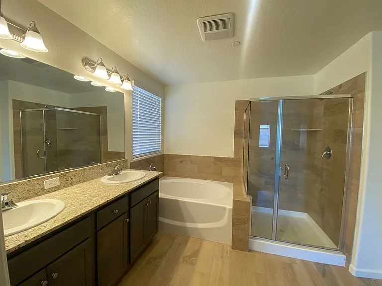 1975 W Escher Dr — Photo 17