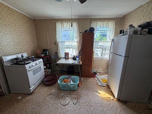 2nd image of 1602 Franklin St