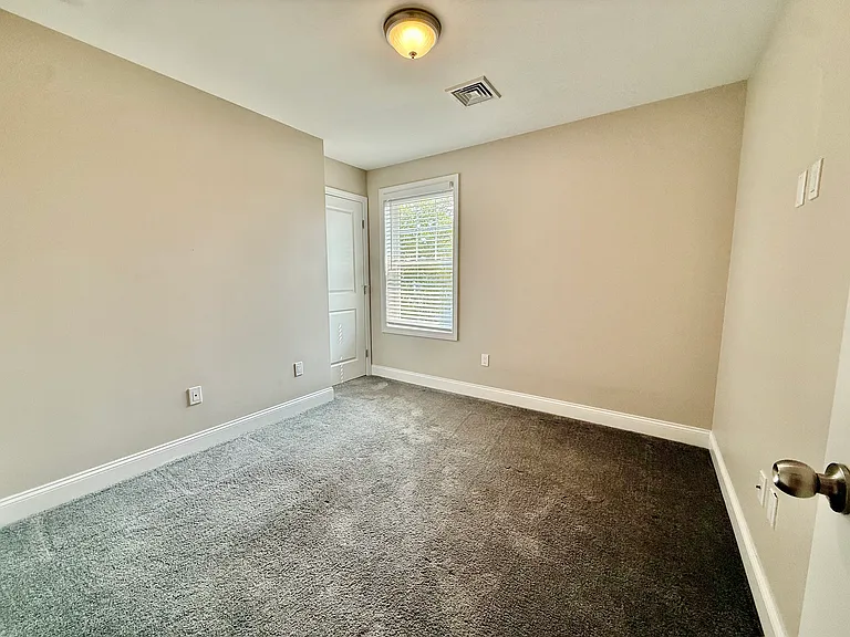 52 Bedlow Ave — Photo 22