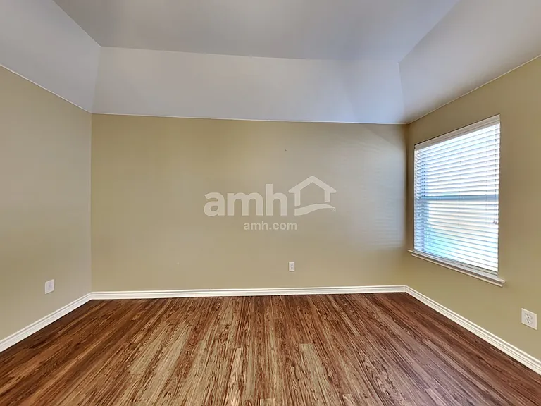 8620 Axis Deer Run — Photo 7