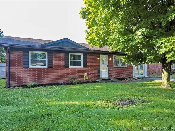912 Silverwood Drive, Clarksville, IN 47129