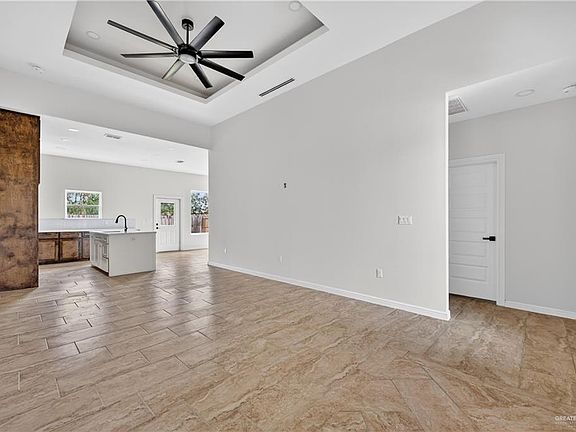 5th image of 404 Zapata St