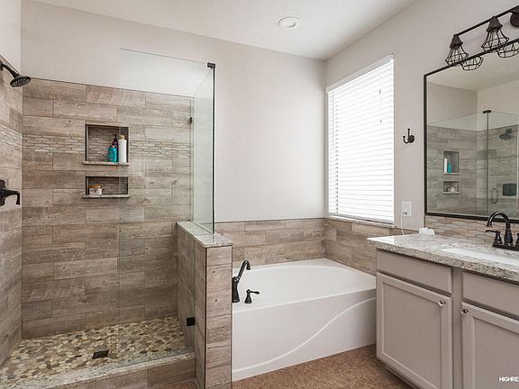 4th image of 2070 E Bellerive Pl