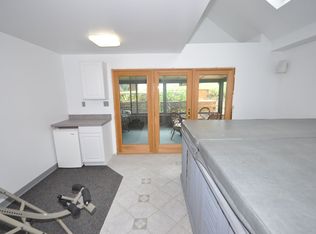 5110 Raintree Dr, Pittsburgh, PA 15236