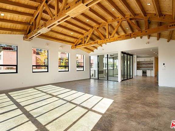 5th image of 617 Rose Ave #D