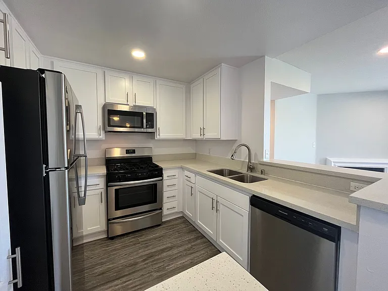 5235 Kester Ave — Photo 47