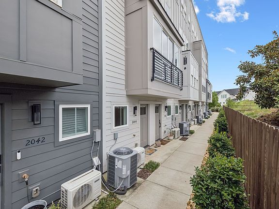 5th image of 2044 Edison Park Ln